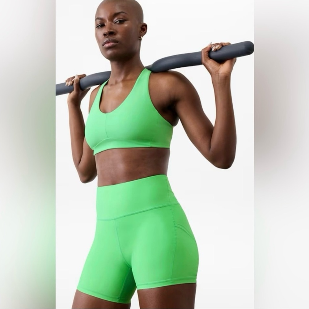 NWT Athleta Salutation Stash Shorts Neon Green
